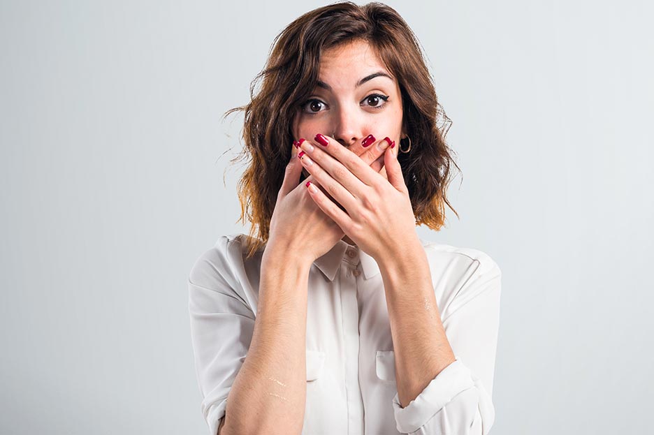 halitosis - Limpieza dental Profesional - Alfaz del Pi - SmileClinic